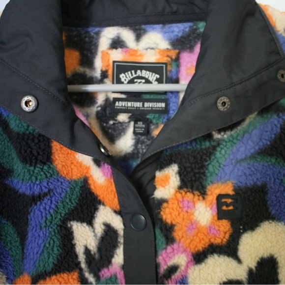 Floral Billabong fleece pullover - Picture 4 of 4